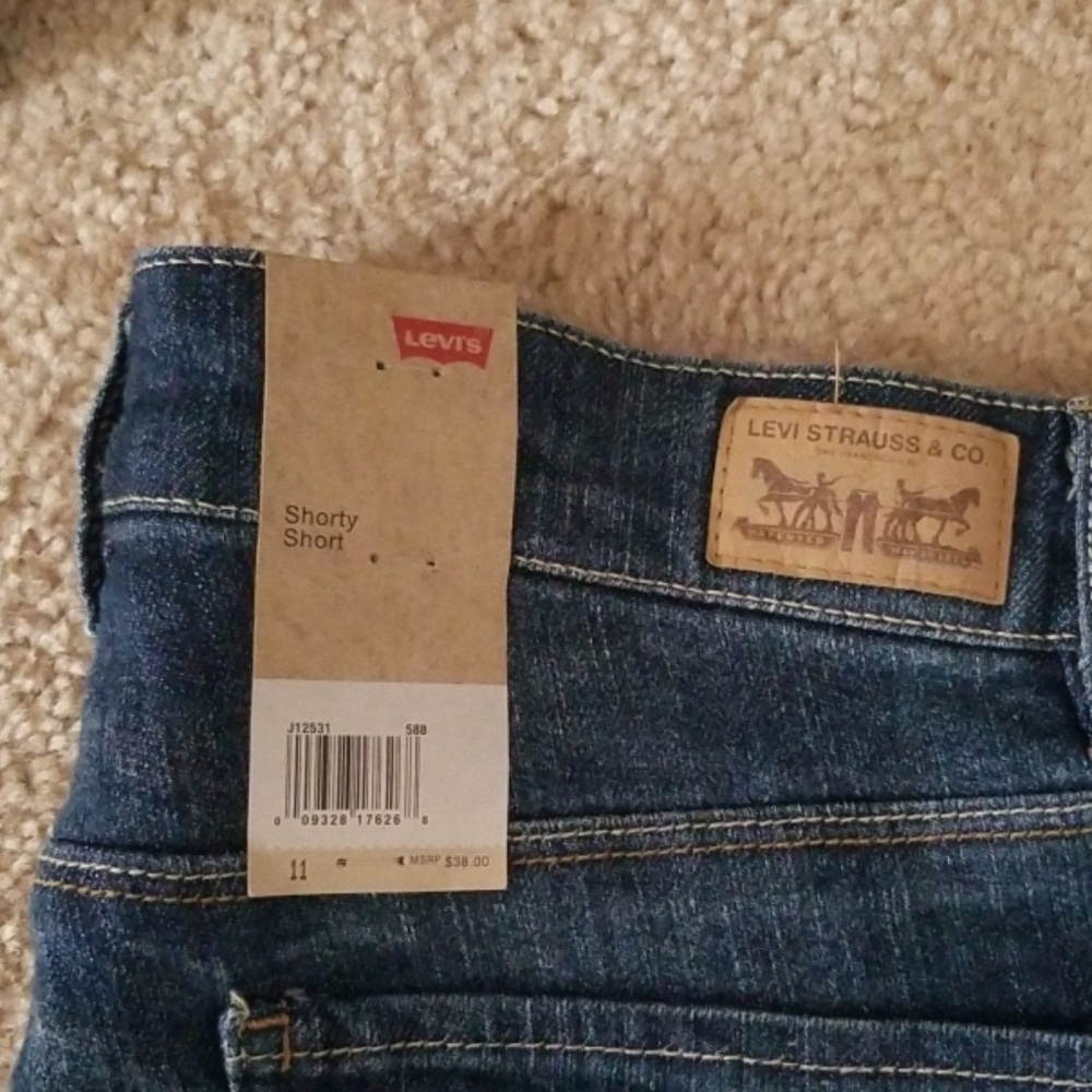 Levi's shorts - Picture 5 of 5